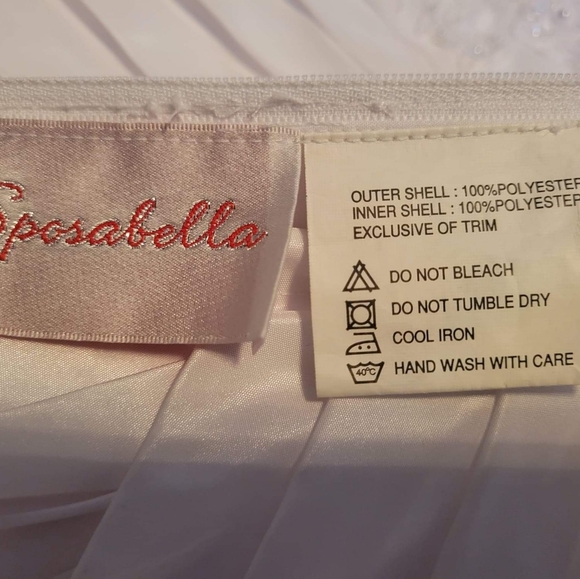 New Strapless Wedding Dress - Picture 5 of 7